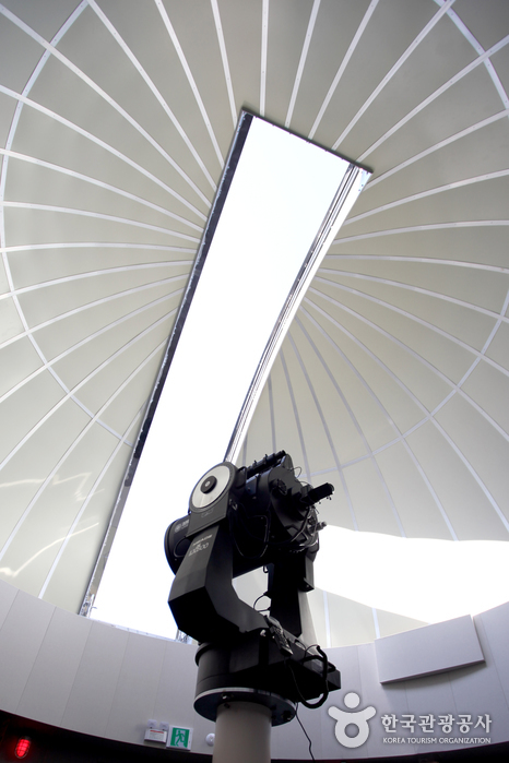 주관측실의 망원경